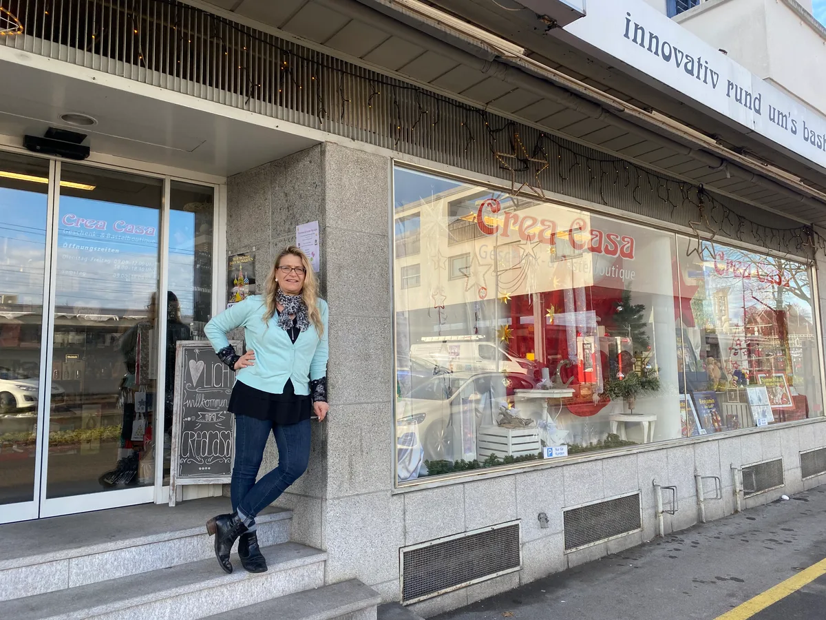Marianne Isler von der Geschenk- und Bastelboutique Crea Casa sagt: «Wir hatten in den letzten Jahren massive Umsatzrückgänge.» Marianne Isler von Crea Casa, Impressionen zum Regio-Beitrag Lädelisterben